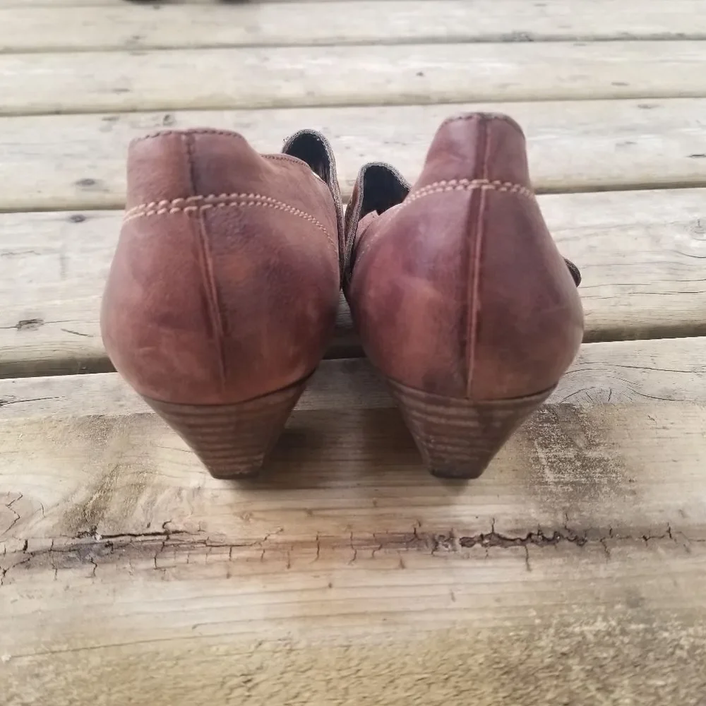 Vintage 90s y2k Paul Green Brown Nubuck Suede Leather Square Toe Mary Jane Heels